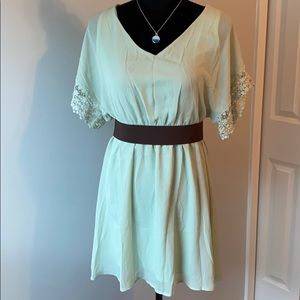 💥ALTARD STATE Lace Sleeve Dress